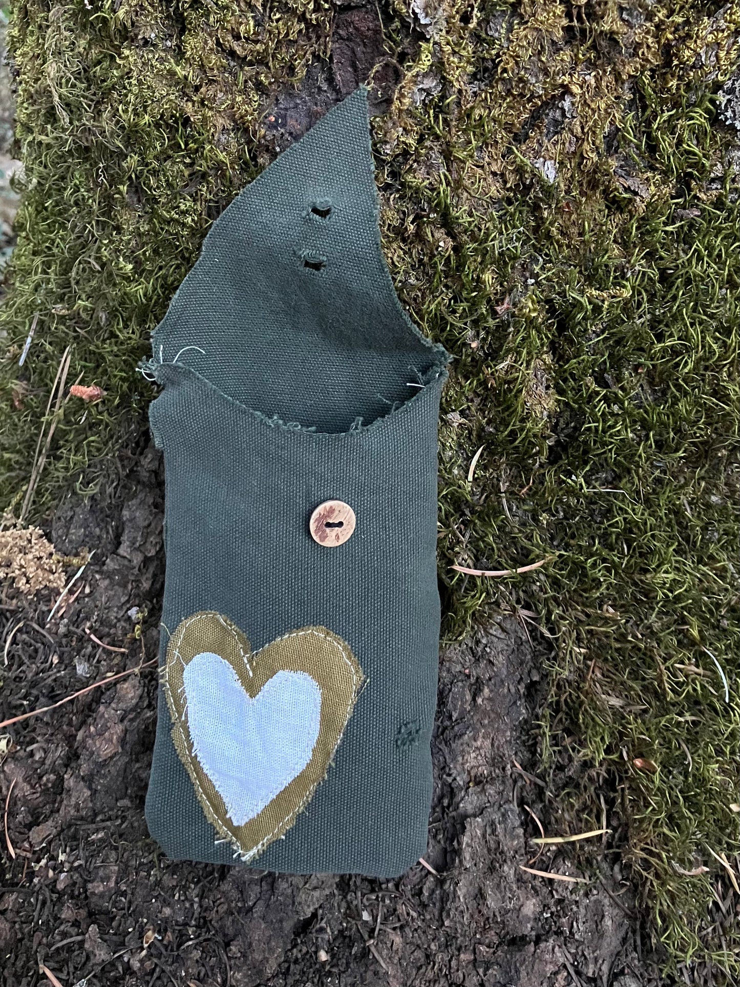 earthy luv pouch